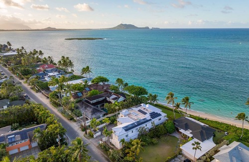 Lanikai House | Lanikai Luxury 5 Bedroom Beachfront Estate - ask for AUGUST CHECK-IN DISCOUNT!