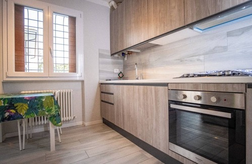 Fogliano Marina Apartment | Large apartment with garden near the center and the beach. Pet ok