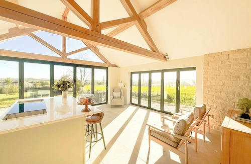 Shipston on Stour House | Large Cotswold Stone Barn ideal for Family Getaways