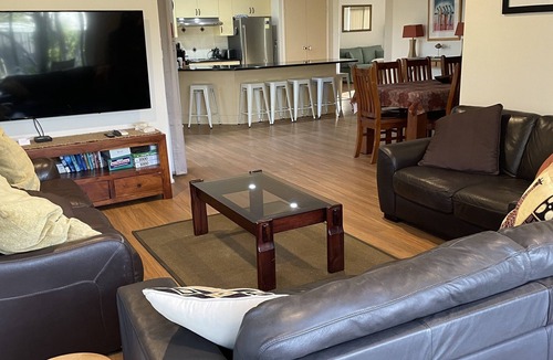 Maloneys Beach House | Large fam home, ideal for entertaining, & pets, close to beach, parks and nature