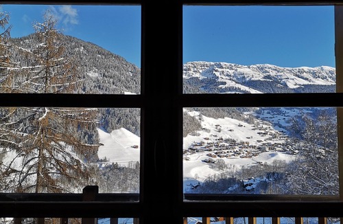 Beaufort Ski Chalet | Large traditional chalet in a quiet location with breathtaking views