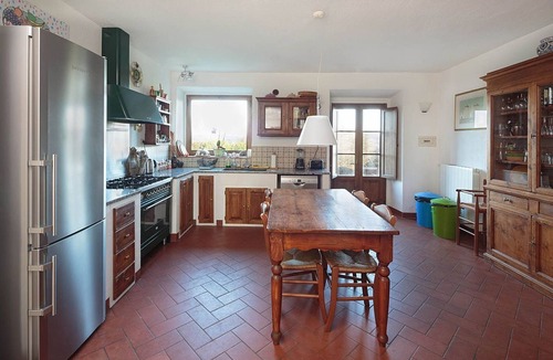 San Macario In Monte Villa | Large Tuscan Villa for 12 with Private Pool and Tennis Court