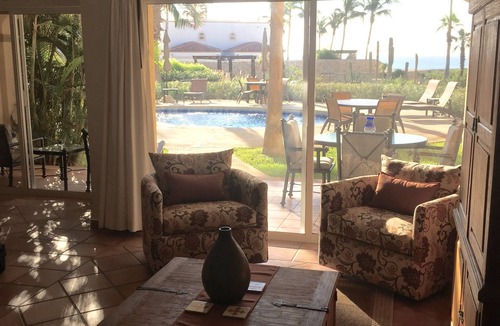 Zona Hotelera Condo | Las Mananitas - Beachfront Ground Floor 1BR Condo, Semi-Private Pool.