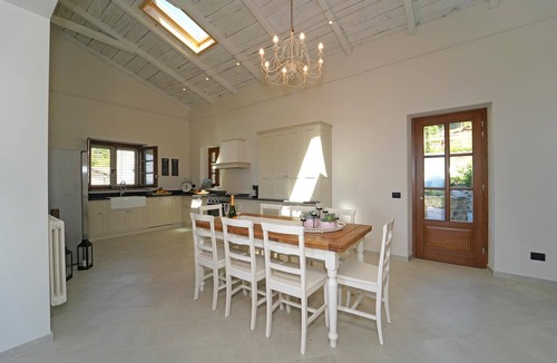 Licciana Nardi Villa | * LAST MINUTE * VILLA VITTORIA (sleeps 8), by Villas & Retreats: Pool, A/C, Wi-Fi, BBQ