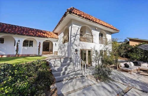 Meiners Oaks House | Lavender House and Guest House