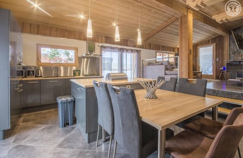 Flumet Ski Chalet | *Le Chalet J* summer 8 travellers/winter 6 travellers