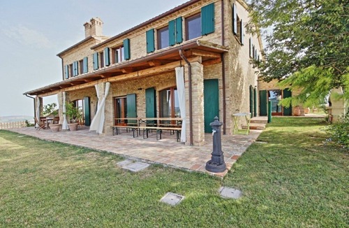Montelabbate Apartment | Le Marche | Stylish luxury accommodation in the countryside great view and pool
