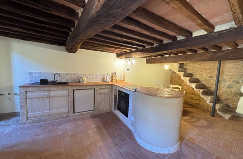 Terricciola Apartment | Le Ripe di Terricciola - historic Tuscan apartment in the heart of the village