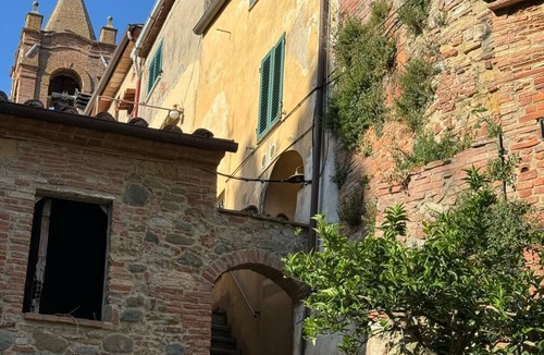 Terricciola Apartment | Le Ripe di Terricciola - historic Tuscan apartment in the heart of the village