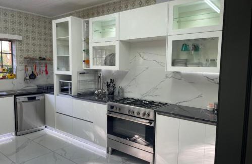 Linden House | Leafy home in the heart of Linden with Pool