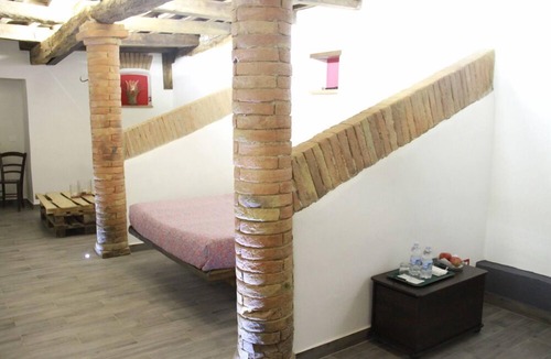 Predappio Bed & Breakfast | LeAmorine White House B&B