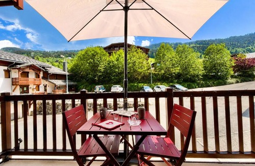 Flumet Apartment | Les Chalets Des Evettes - Appartement cozy au pied des pistes dans une résidence avec piscine MAE-6431