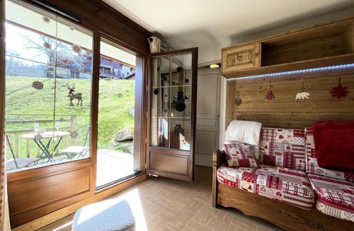 Flumet Apartment | Les Chalets Des Evettes - Appartement deux chambres au pied des pistes dans une résidence avec piscine MAE-9151