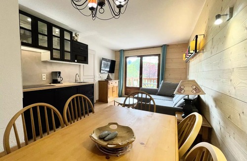 Flumet Apartment | Les Evettes Chalets - Two bedroom apartment at the foot of the slopes in a residence with swimming pool