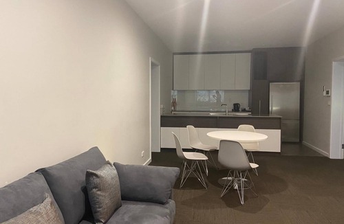Nicholls Hotel | Leumeah Lodge
