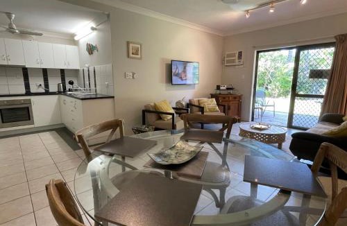 Mission Beach House | Liana 4 Beach Lovers All at your finger tips