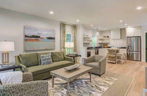 Winston - Salem House | Linda Cottage- Premium Retreat close to Wake Forest Campus w/Lvl 2 EV Charger