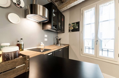 San Lorenzo Apartment | Little and cozy apartment in the San Lorenzo district, full of restaurants and shops.