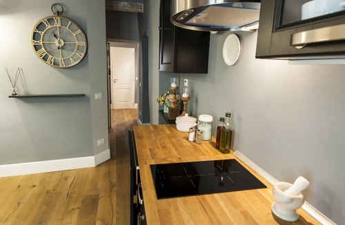 San Lorenzo Apartment | Little and cozy apartment in the San Lorenzo district, full of restaurants and shops.