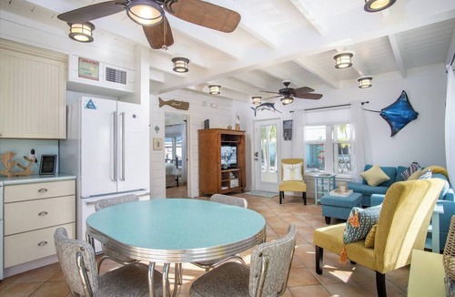 Little Venice House | Little Key Lime 2 bedroom 1 bath Conch house with 2 kayaks, 3 bikes, 51 Ft of Dockage