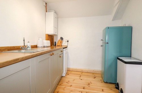 St Austell Cottage | LITTLE ORCHARD BARN, pet friendly, with a garden in St. Austell