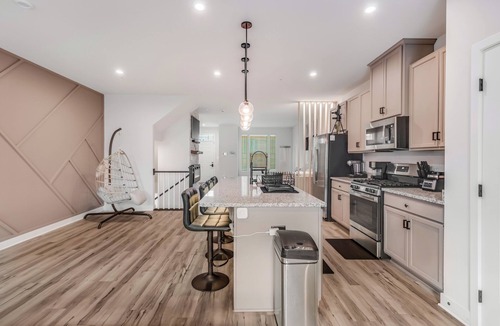 Upper Marlboro House | Live Comfortably: Flexible Long-Term Housing for Insurance & Traveling Pros Now!
