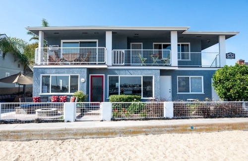 Balboa Peninsula House | Live the Beach Life -Lovely Waterfront Home in Balboa Peninsula