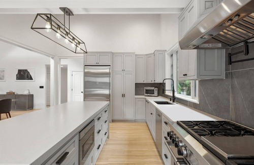 East Hampton House | Live the good life and escape out east to Sag Harbor/Wainscott!