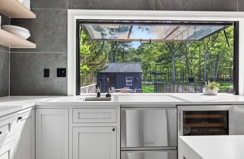 East Hampton House | Live the good life and escape out east to Sag Harbor/Wainscott!