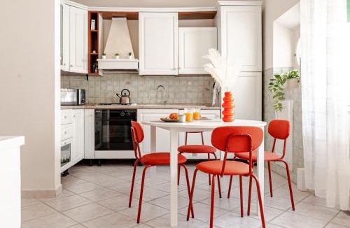 Livorno Apartment | Livorno Centrale - 5 min walking to the train station & hospital, fast Wi-Fi