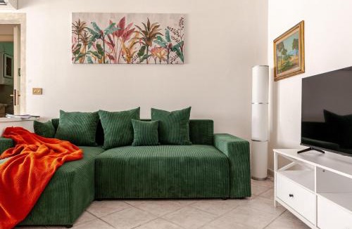 Livorno Apartment | Livorno Centrale - 5 min walking to the train station & hospital, fast Wi-Fi