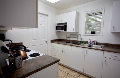 Port Moody Cabin | Lodge C2 |Hot tub & Sauna |Cape Carraholly Retreat