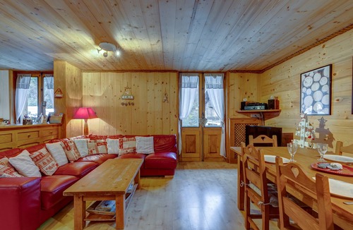 La Giettaz Apartment | Lou Darbelots - Three Bedroom Apartment, Sleeps 6