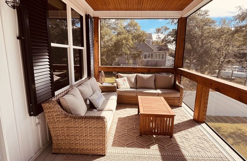 Long Beach House | Love to fish! We have a dock