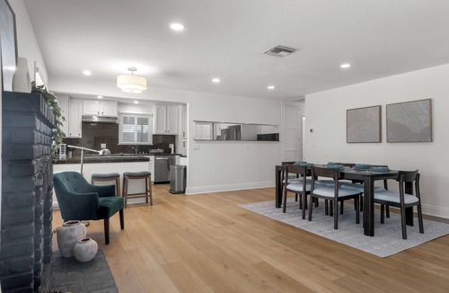 West Hills House | Lovely 3-bedroom house with AC in Canoga Park