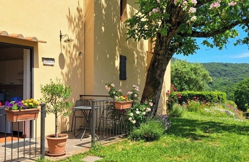 Montebonello Apartment | Lovely apartment for 2 people with private pool, WIFI and pets allowed