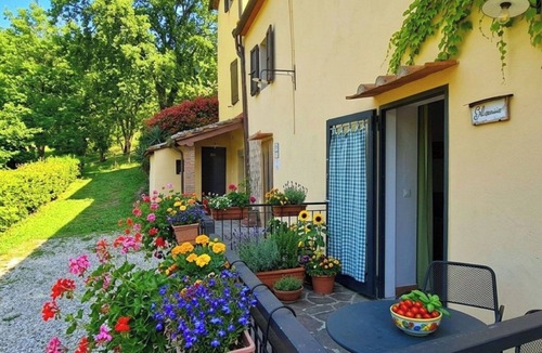Montebonello Apartment | Lovely apartment for 2 people with private pool, WIFI and pets allowed