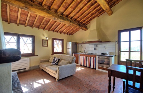 Castelnuovo Berardenga Apartment | Lovely apartment for 2 people with pool, A/C, TV and panoramic view, close to Siena