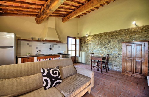 Castelnuovo Berardenga Apartment | Lovely apartment for 2 people with pool, A/C, TV and panoramic view, close to Siena