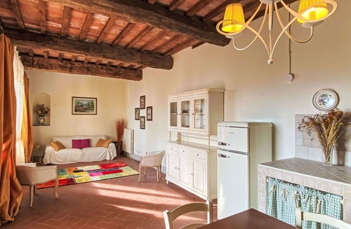 Palaia Apartment | Lovely apartment for 4 people with WIFI, pool, balcony and panoramic view