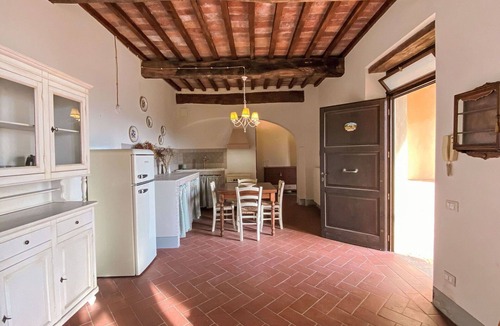 Palaia Apartment | Lovely apartment for 4 people with WIFI, pool, balcony and panoramic view