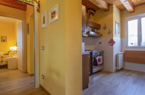 Macchino Apartment | Lovely apartment for 8 guests with WIFI, pool, TV, terrace and pets allowed