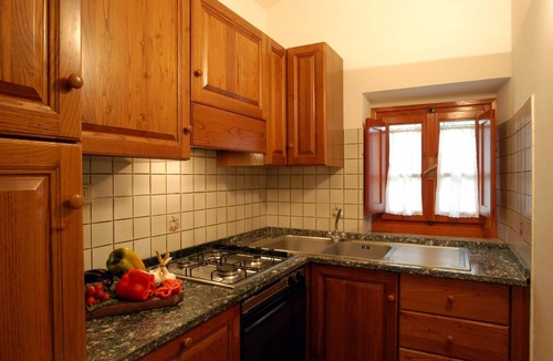 Montaione Apartment | Lovely apartment for 6 people with A/C, WIFI, pool, TV and pets allowed, close to San Gimignano