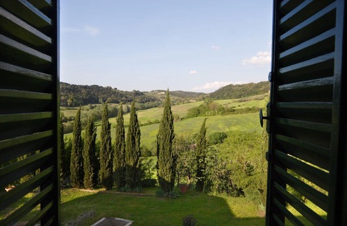 Poggiarello Villa | Lovely apartment in villa with WIFI, pool, TV, patio and panoramic view, close to San Gimignano