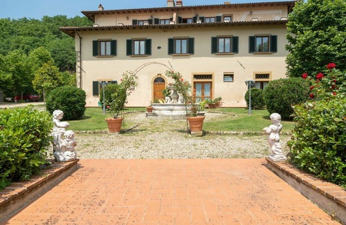 Dicomano House | Lovely apartment in villa for 7 guests with pool, WIFI, TV, patio, pets allowed and panoramic view