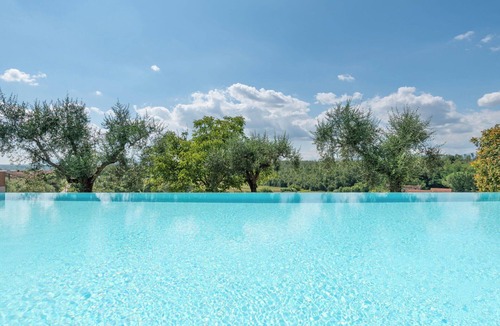 Stabbia Villa | Lovely apartment in villa with pool, A/C, WIFI, TV, patio, pets allowed and panoramic view