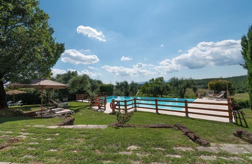 Stabbia Villa | Lovely apartment in villa with pool, A/C, WIFI, TV, patio, pets allowed and panoramic view