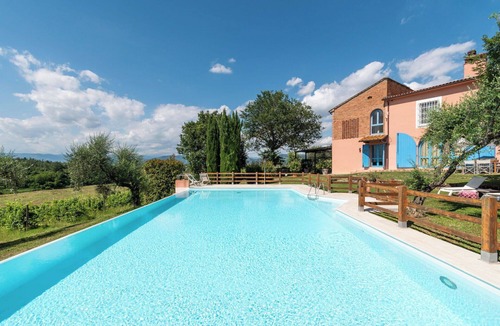 Stabbia Villa | Lovely apartment in villa with pool, A/C, WIFI, TV, patio, pets allowed and panoramic view