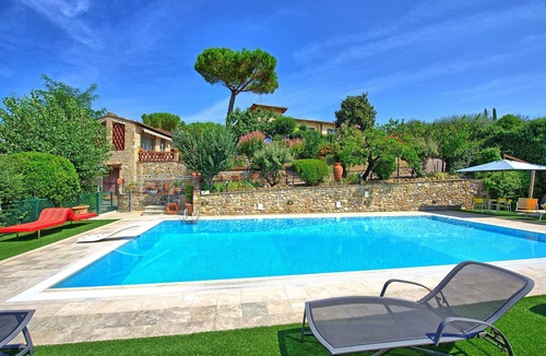 San Gimignano Apartment | Lovely apartment for 2 people with pool, WIFI, A/C, TV and panoramic view