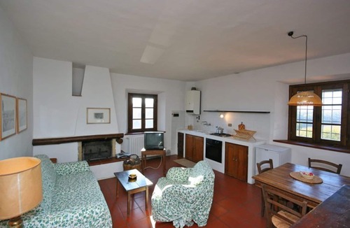 Montelupo Fiorentino Apartment | Lovely apartment with WIFI, pool, TV, pets allowed and panoramic view, close to Florence